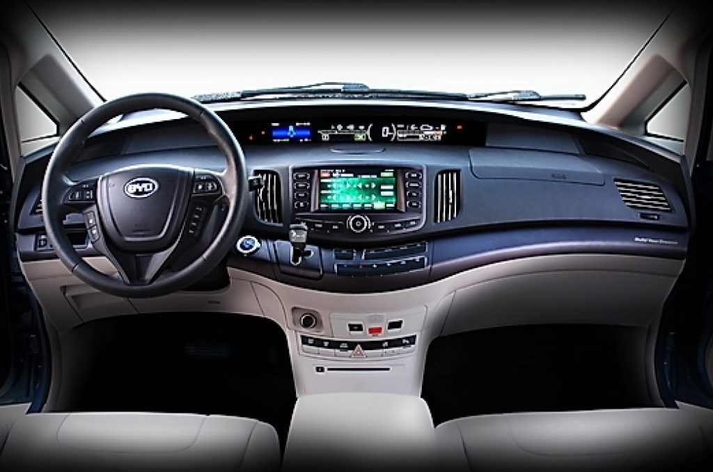 BYD E6
