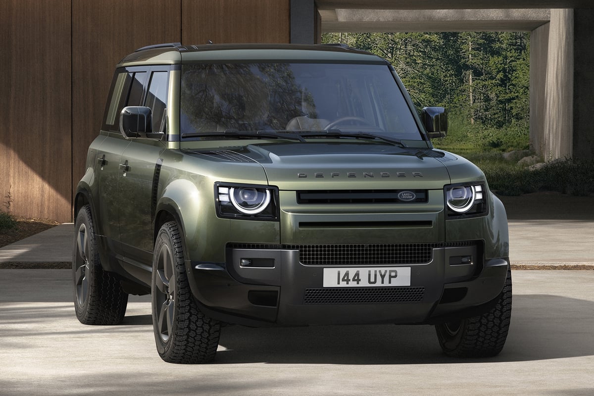 Land Rover Defender 