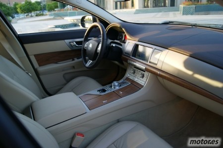 Jaguar XF 3.0D V6 Luxury. Un toque exótico