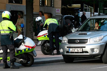 El Tribunal Supremo declara ilegal multar sin parar e informar al infractor