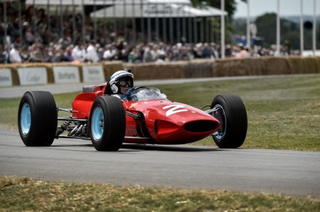 John Surtees y Kimi Raikkonen, con sus respectivos Ferrari en Goodwood