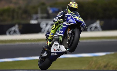 Rossi celebra con victoria su carrera 250