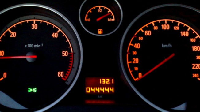 Bajar El Kilometraje De Un Auto