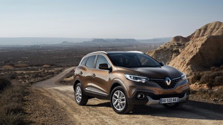 Francia - Octubre 2015: El Renault Kadjar sigue subiendo escalones