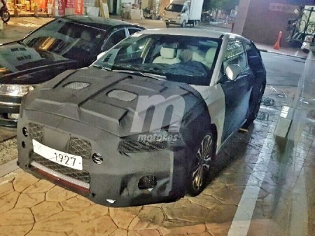 El renovado Hyundai Veloster 2018 descubierto en su fase final de pruebas