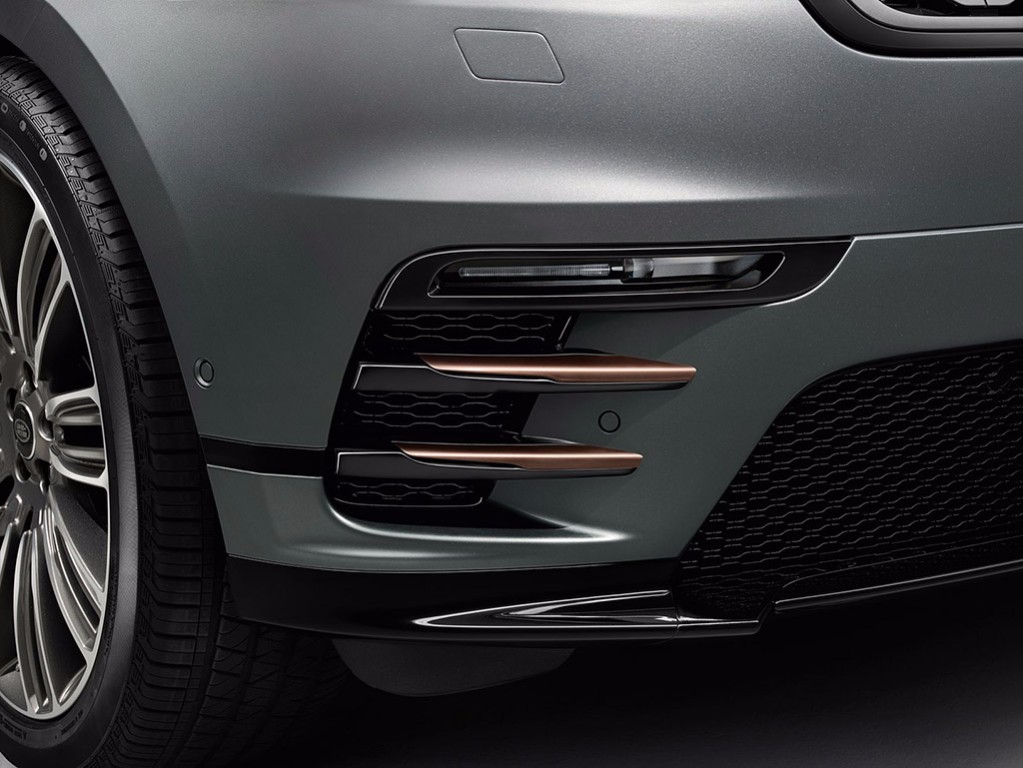 range-rover-velar-2017-201734297_4.jpg