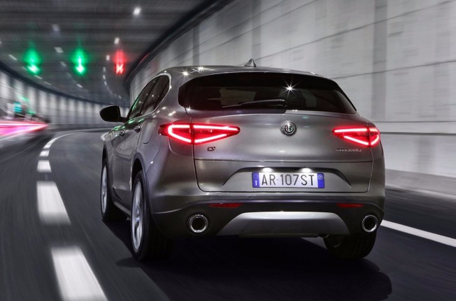 Alfa Romeo Stelvio - posterior Alfa Romeo Stelvio - posterior