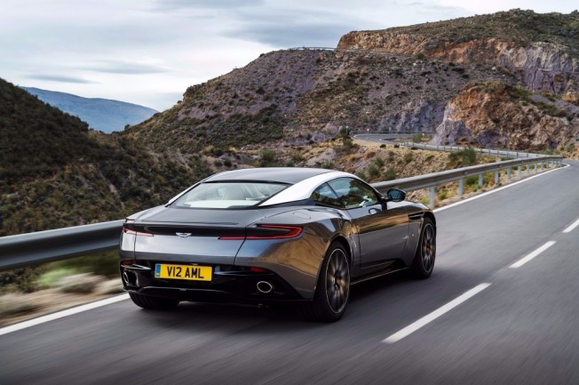 Aston Martin DB11 - posterior Aston Martin DB11 - posterior
