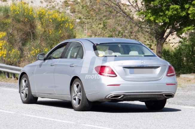 Mercedes E 350 e 2018 - foto espía posterior Mercedes E 350 e 2018 - foto espía posterior