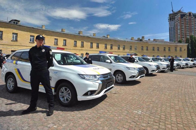 Mitsubishi Outlander PHEV policía Ucrania Mitsubishi Outlander PHEV policía Ucrania