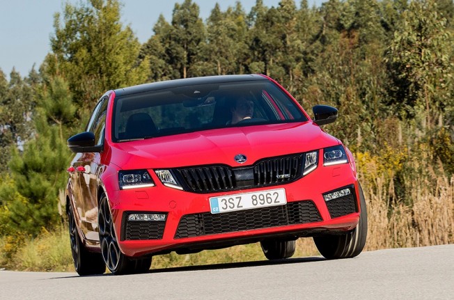 Skoda Octavia RS 245 2017 - frontal Skoda Octavia RS 245 2017 - frontal