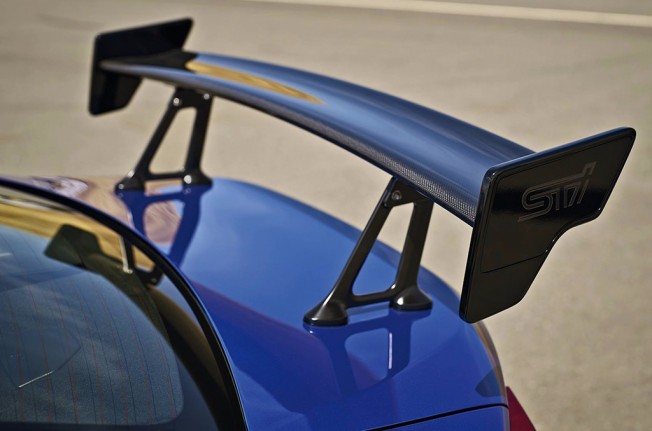 Subaru BRZ STI 2018 - teaser Subaru BRZ STI 2018 - teaser