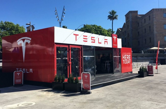 Tesla Pop-up Store Tesla Pop-up Store