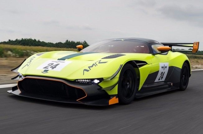 Aston Martin Vulcan AMR Pro Aston Martin Vulcan AMR Pro