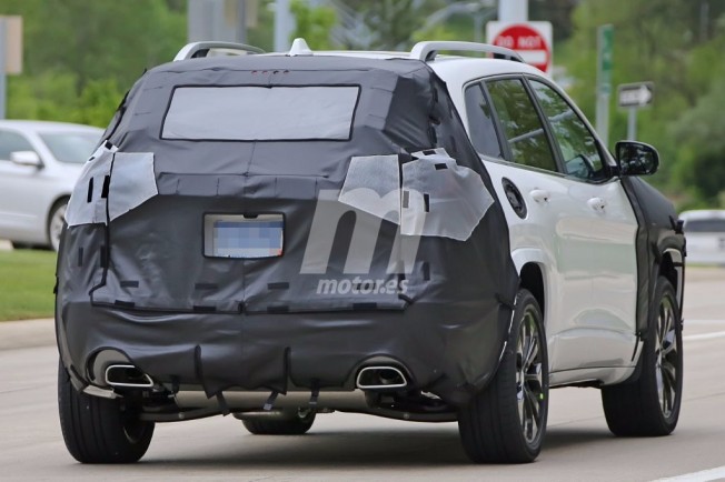 Jeep Cherokee 2018 - foto espía posterior Jeep Cherokee 2018 - foto espía posterior