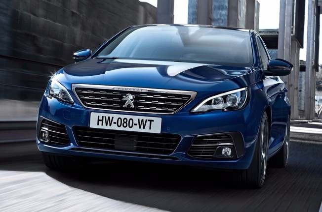 Peugeot 308 2018 - frontal Peugeot 308 2018 - frontal