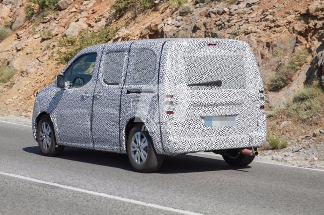 Peugeot Partner 2018 - foto espía posterior Peugeot Partner 2018 - foto espía posterior