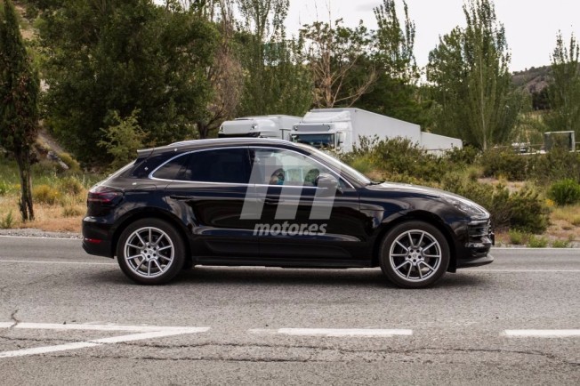 Porsche Macan 2018 - foto espía lateral Porsche Macan 2018 - foto espía lateral