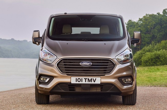 Ford Tourneo Custom 2018 - frontal Ford Tourneo Custom 2018 - frontal