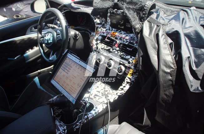 Genesis G70 2018 - foto espía interior Genesis G70 2018 - foto espía interior