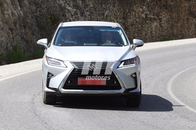 Lexus RX 2018 - foto espía frontal Lexus RX 2018 - foto espía frontal