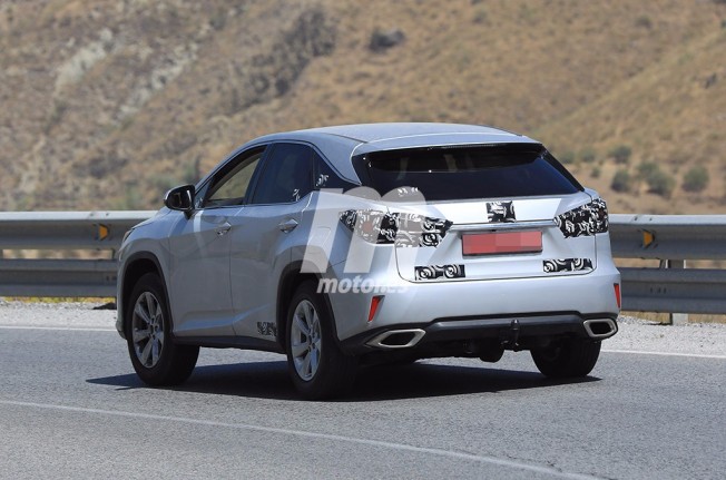 Lexus RX 2018 - foto espía posterior Lexus RX 2018 - foto espía posterior