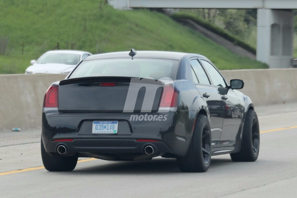 El Chrysler 300 no recibirá el V8 Hellcat de 717 CV