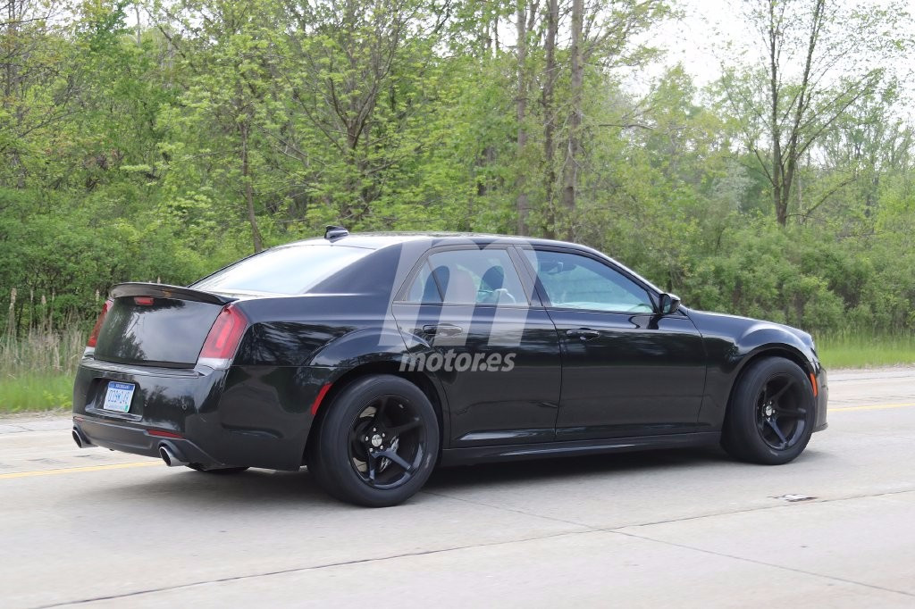 El Chrysler 300 no recibirá el V8 Hellcat de 717 CV