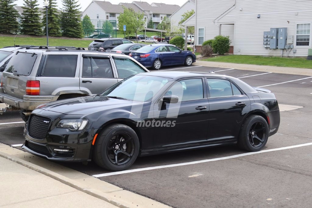 El Chrysler 300 no recibirá el V8 Hellcat de 717 CV