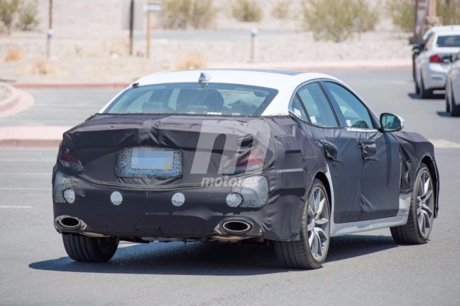 Genesis G70 2018 - foto espía posterior Genesis G70 2018 - foto espía posterior