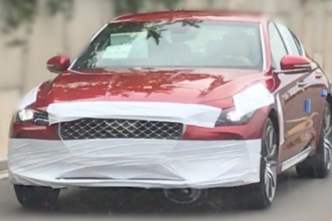 Genesis G70 2018 - foto espía frontal Genesis G70 2018 - foto espía frontal