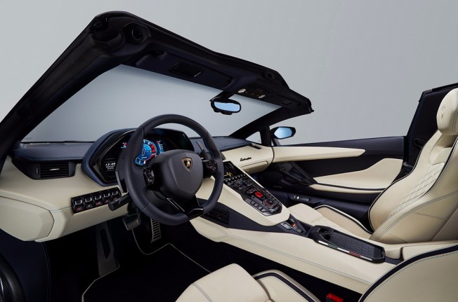 Lamborghini Aventador S Roadster 2018 - interior Lamborghini Aventador S Roadster 2018 - interior