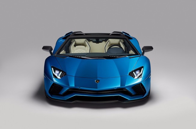 Lamborghini Aventador S Roadster 2018 - frontal Lamborghini Aventador S Roadster 2018 - frontal
