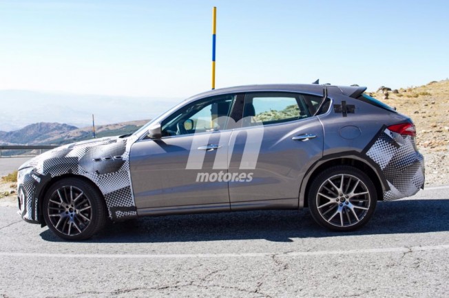 Maserati Levante GTS - foto espía lateral Maserati Levante GTS - foto espía lateral