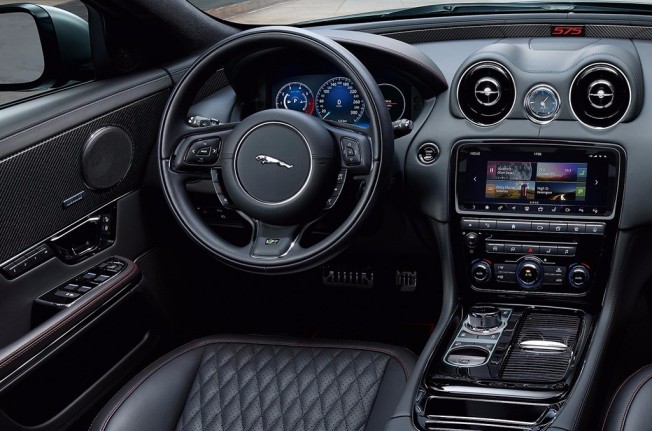 Jaguar XJR575 - interior Jaguar XJR575 - interior