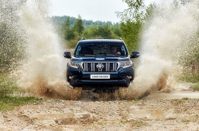 Toyota Land Cruiser 2018 - frontal Toyota Land Cruiser 2018 - frontal