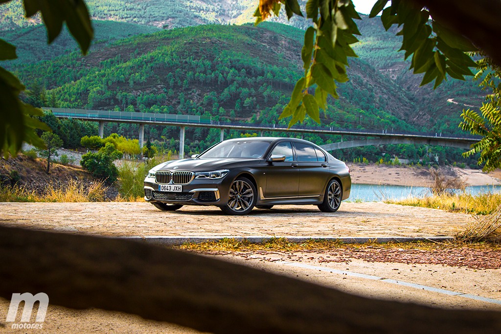 The BMW 7 Series is the mechanical and technical base of the 6 Series GT, considered the "five doors"