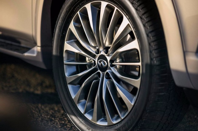 Infiniti QX80 2018 - llantas Infiniti QX80 2018 - llantas