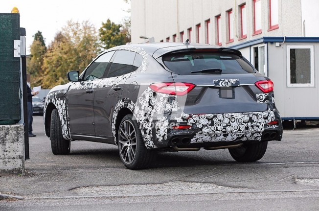 Maserati Levante GTS 2018 - foto espía posterior Maserati Levante GTS 2018 - foto espía posterior