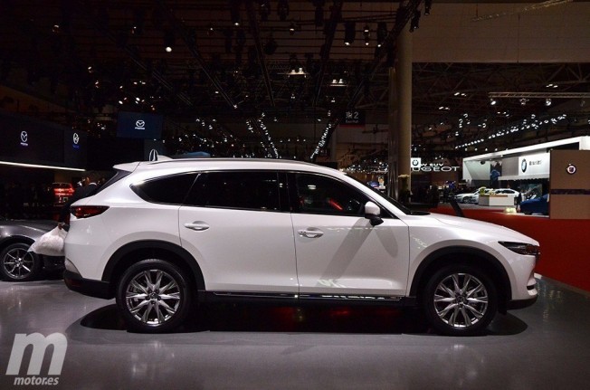 Mazda CX-8 2018 - lateral Mazda CX-8 2018 - lateral