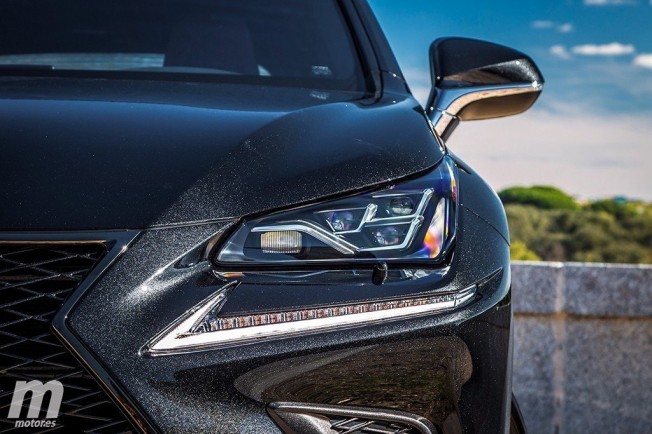 Lexus NX 300h 2018 - frontal Lexus NX 300h 2018 - frontal