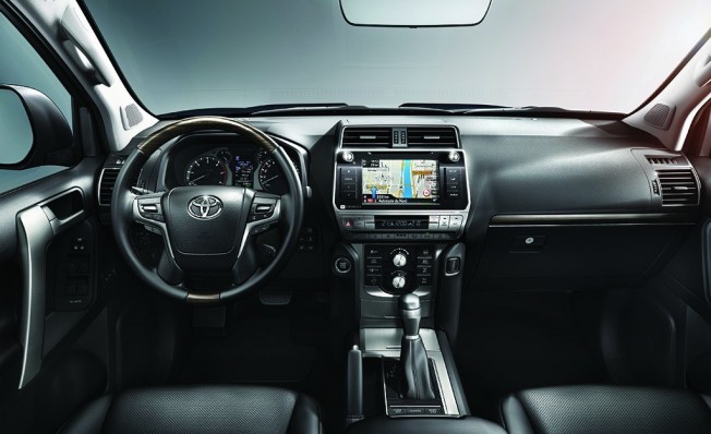 Toyota Land Cruiser 2018 - interior Toyota Land Cruiser 2018 - interior