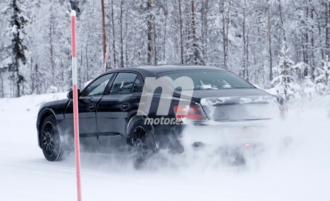 Bentley Flying Spur 2019 - foto espía posterior Bentley Flying Spur 2019 - foto espía posterior