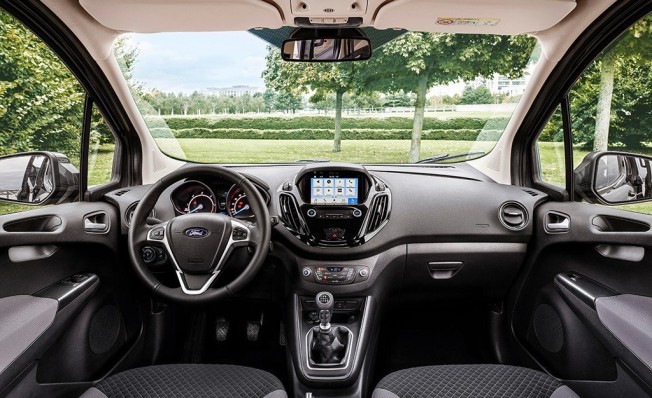 Ford Tourneo Courier 2018 - interior Ford Tourneo Courier 2018 - interior