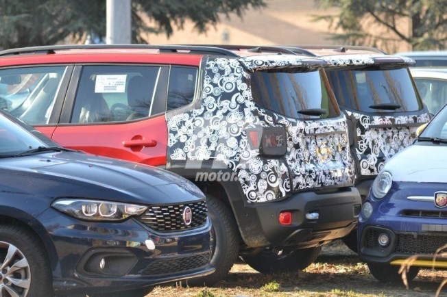 Jeep Renegade 2019 - foto espía posterior Jeep Renegade 2019 - foto espía posterior