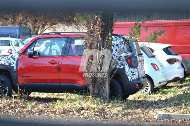 Jeep Renegade 2019 - foto espía lateral Jeep Renegade 2019 - foto espía lateral