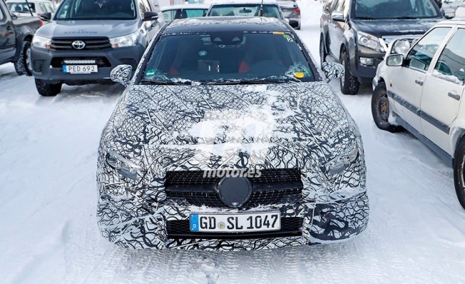 Mercedes Clase A Hybrid 2019 - foto espía frontal Mercedes Clase A Hybrid 2019 - foto espía frontal