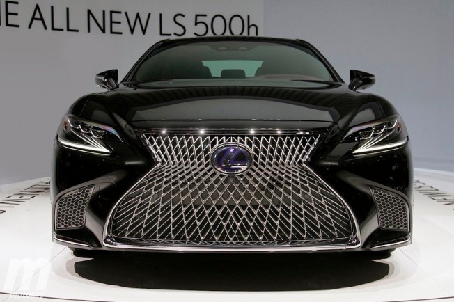 Lexus LS 500h 2018 - frontal Lexus LS 500h 2018 - frontal