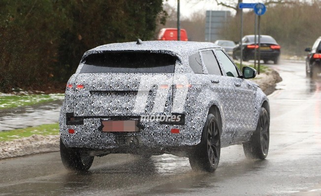 Range Rover Evoque 2019 - foto espía posterior Range Rover Evoque 2019 - foto espía posterior