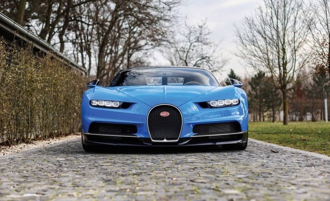 Bugatti Chiron - frontal Bugatti Chiron - frontal